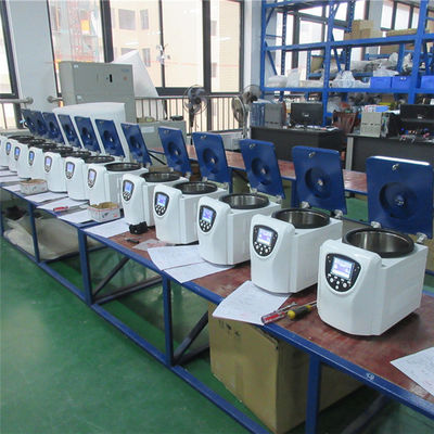 จอแสดงผล TFT LCD True Color Centrifuge ความเร็วต่ำ 24 × 10mL